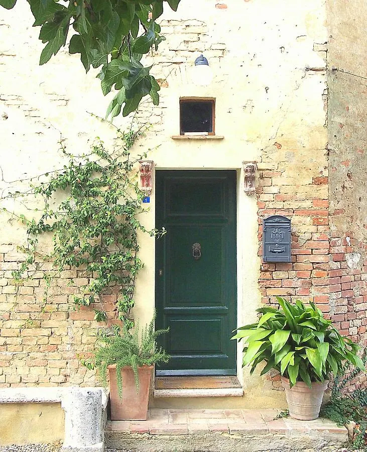 Nell'Antica Torre Di Fronte A Siena Apartment Italy
